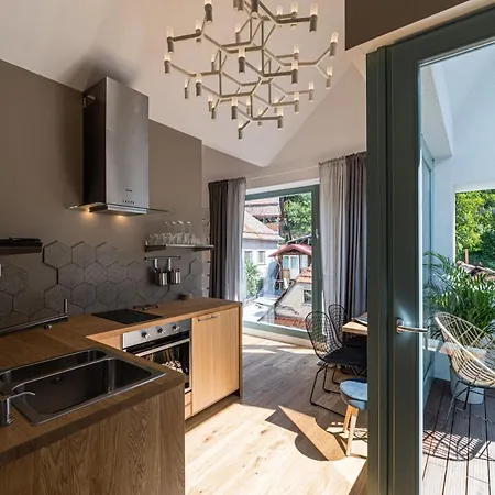 Uptown Monkey 7 Min Walk To Republicii Street Daire *