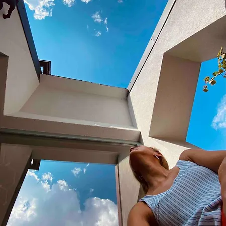 Uptown Monkey 7 Min Walk To Republicii Street *