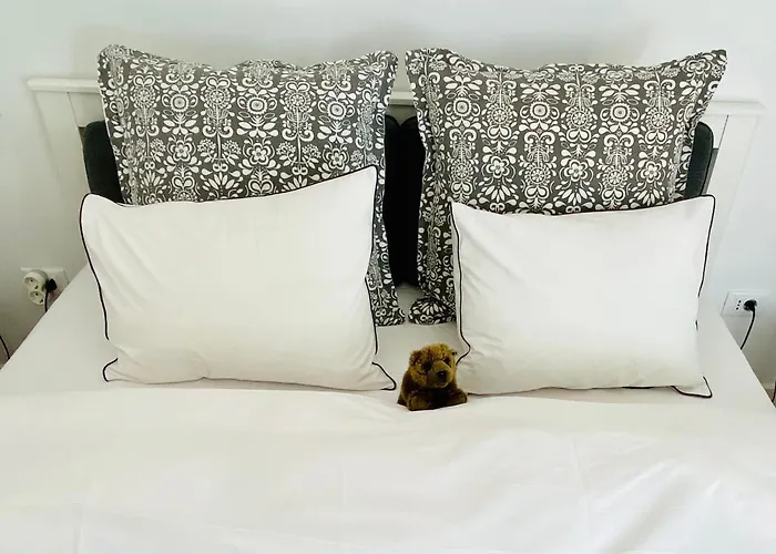 Uptown Monkey 7 Min Walk To Republicii Street