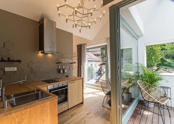 Apartment Uptown Monkey 7 Min Walk To Republicii Street Brasov