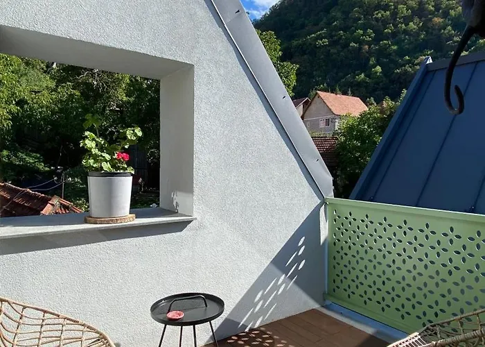 Apartment Uptown Monkey 7 Min Walk To Republicii Street Brasov