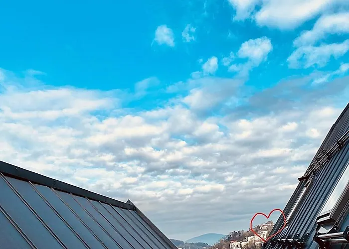 Uptown Monkey 7 Min Walk To Republicii Street