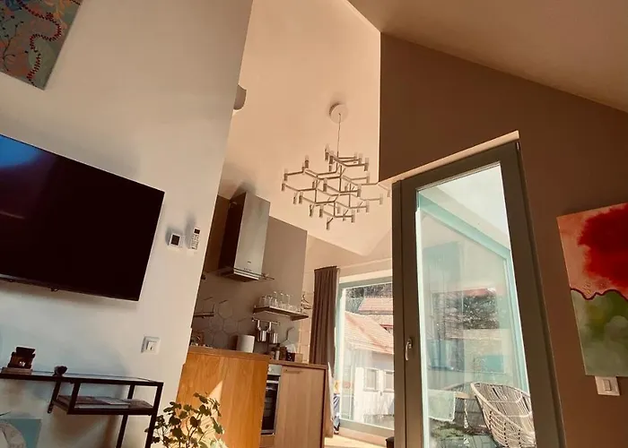 Uptown Monkey 7 Min Walk To Republicii Street